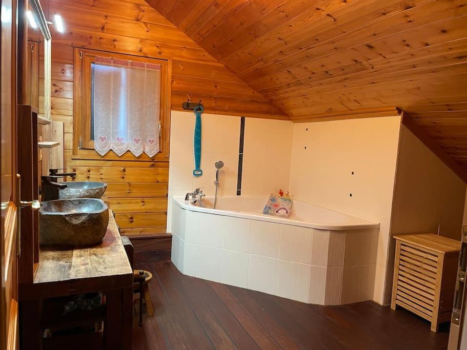 Le Chalet Blanc De Gerardmer Avec Spa Bagian luar foto